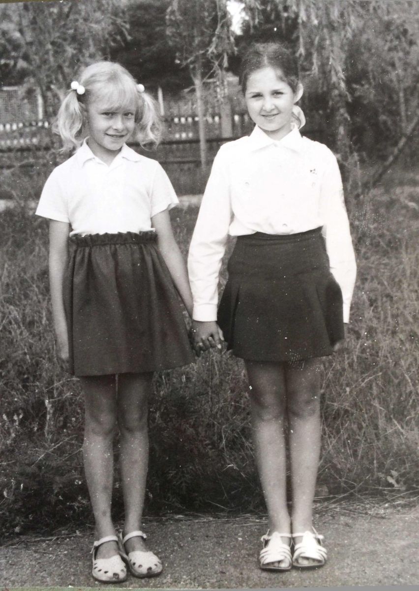 Елена Кравец (слева)